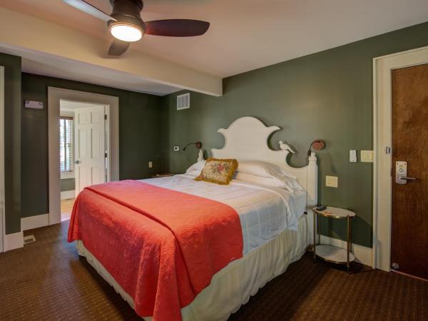 Hotel Broad Ripple : photo 4 de la chambre chambre lit king-size