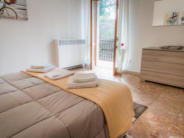 Gabrielli Rooms & Apartments - MARONCELLI : photo 8 de la chambre chambre double avec salle de bains commune