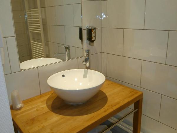 Hôtel De La Paix : photo 4 de la chambre chambre double - côté lac