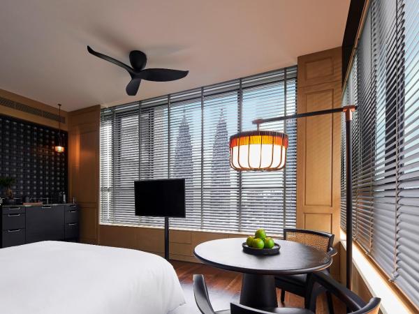 The RuMa Hotel and Residences : photo 3 de la chambre studio d’angle - vue sur tours jumelles