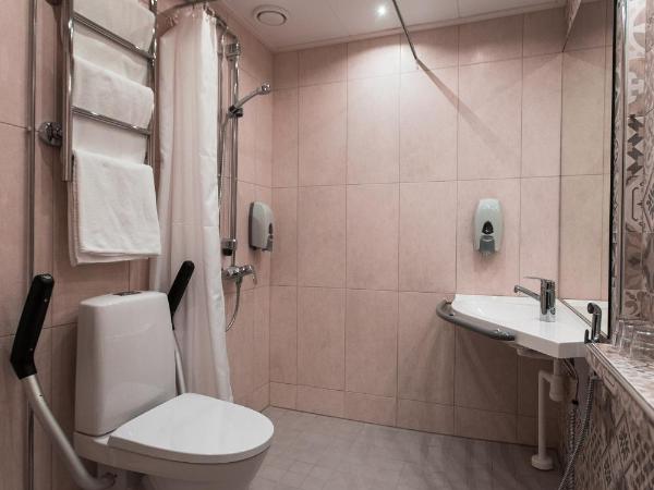 Hotel Aakenus : photo 10 de la chambre chambre triple