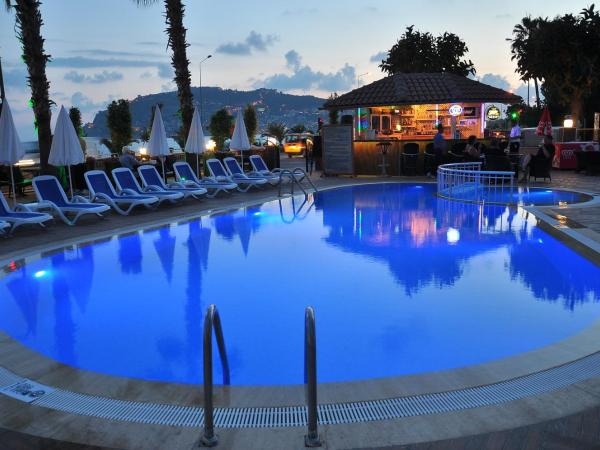 Parador Beach Hotel : photo 4 de la chambre chambre lits jumeaux standard