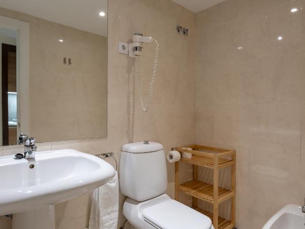 Apartamentos Recoletos : photo 2 de la chambre chambre familiale