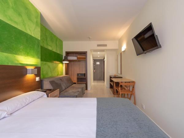 Apartamentos Recoletos : photo 5 de la chambre chambre triple