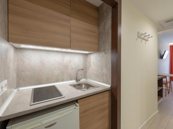 Apartamentos Recoletos : photo 3 de la chambre chambre familiale