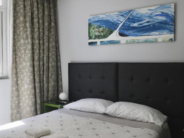 America Del Sur Hostel Buenos Aires : photo 6 de la chambre chambre double avec salle de bains privative