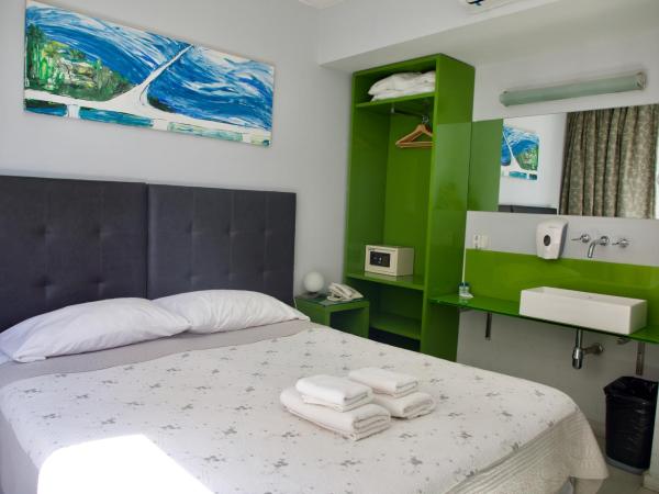 America Del Sur Hostel Buenos Aires : photo 8 de la chambre chambre double avec salle de bains privative
