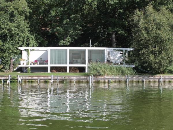 Haus direkt am See : photo 1 de la chambre maison de vacances - au bord de l’eau