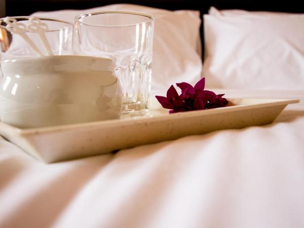 8 Boutique By The Sea : photo 2 de la chambre chambre supérieure - vue sur colline