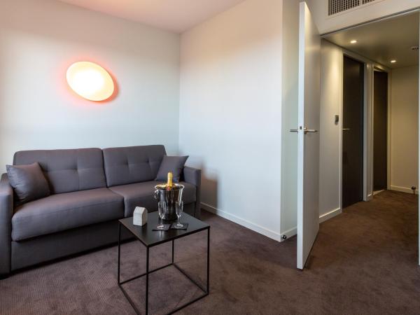 Campanile Laval Nord : photo 2 de la chambre chambre nouvelle génération avec 2 lits doubles