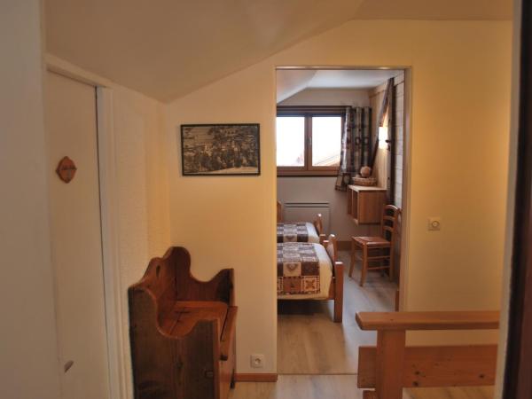 Chalet l'Aiglon : photo 3 de la chambre chambre quadruple - vue sur montagnes