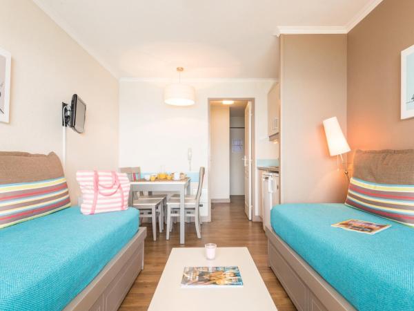 Résidence La Palme d'Azur Cannes Verrerie : photo 2 de la chambre studio - vue sur mer (4 adultes)