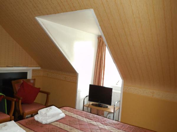 Menzies Guest House : photo 3 de la chambre chambre double basique avec salle de bains commune