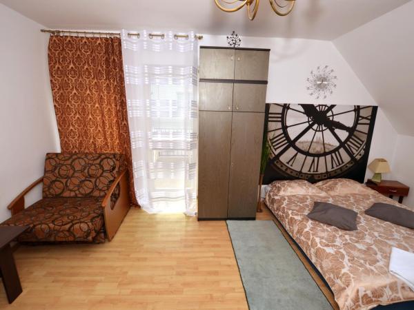 Hostel Madeira : photo 6 de la chambre chambre double avec balcon (3 adultes)