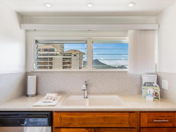 Castle Waikīkī Shore : photo 2 de la chambre suite 1 chambre de luxe avec vue sur l'océan