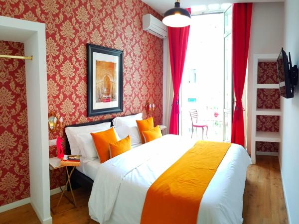 Daily Napoli - Lungomare : photo 1 de la chambre chambre double avec balcon