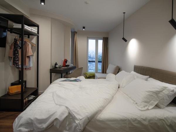 B4B Athens 365 : photo 4 de la chambre studio double ou lits jumeaux supérieur – vue sur acropole