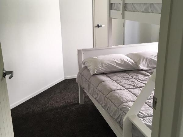 Baycourt Lakefront Motel : photo 8 de la chambre appartement - vue sur lac