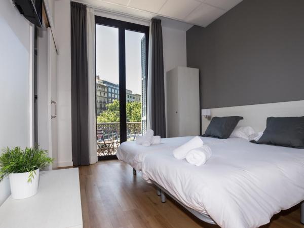 Hostalin Barcelona Gran Via : photo 4 de la chambre chambre double ou lits jumeaux avec balcon