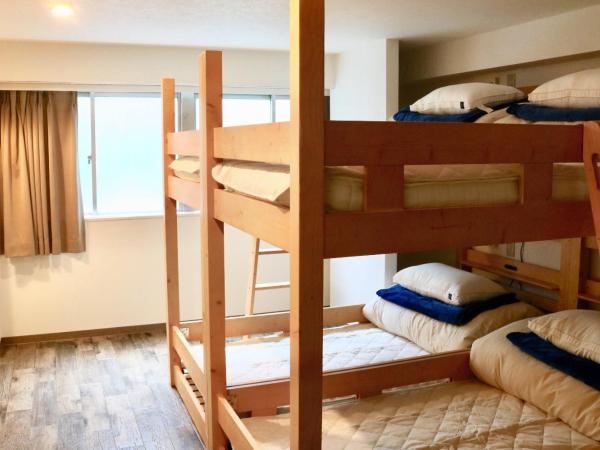 Trip & Sleep Hostel : photo 4 de la chambre chambre quadruple avec salle de bains commune