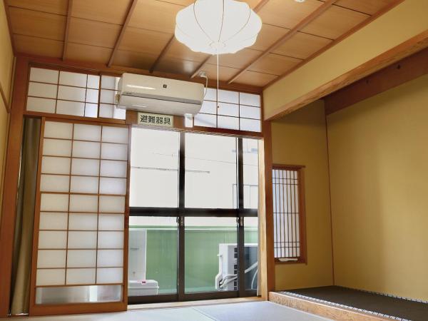 Trip & Sleep Hostel : photo 4 de la chambre chambre triple avec salle de bains commune