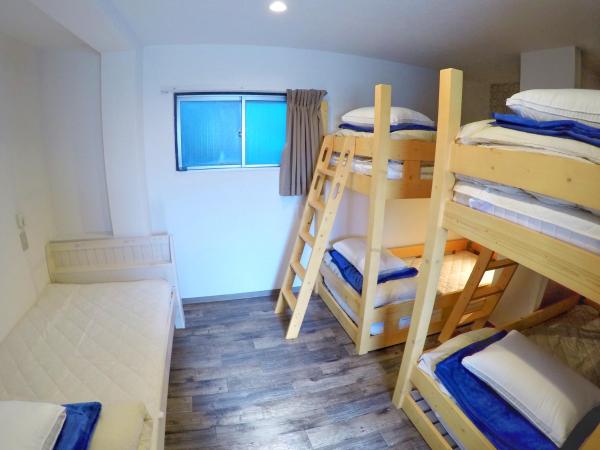 Trip & Sleep Hostel : photo 4 de la chambre chambre familiale avec salle de bains commune