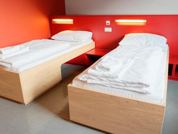 Jugendgästehaus Brigittenau &Brigittenau Youth Palace : photo 9 de la chambre chambre double ou lits jumeaux Économique