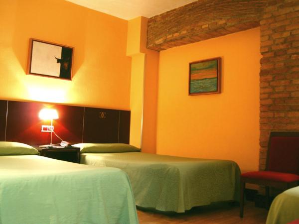 Hotel Carlos V : photo 5 de la chambre chambre triple
