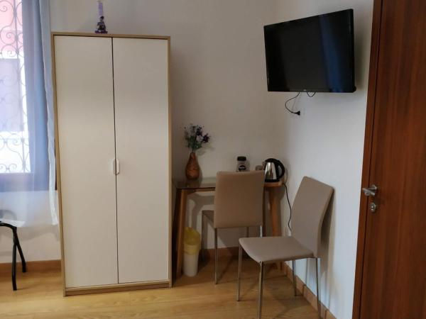 San Polo Star : photo 5 de la chambre chambre double deluxe avec douche et salle de bains privative