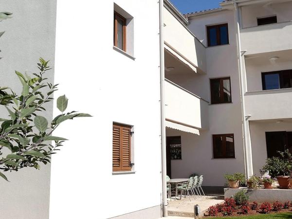 Apartments Beakovic : photo 2 de la chambre appartement avec balcon