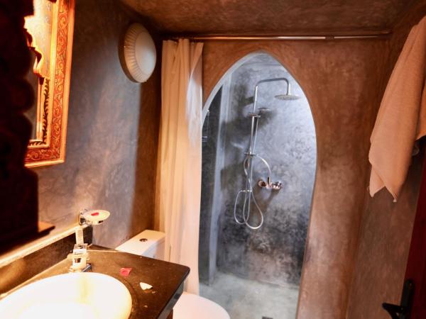 Riad Toyour- Riad of birds : photo 4 de la chambre suite lepaon