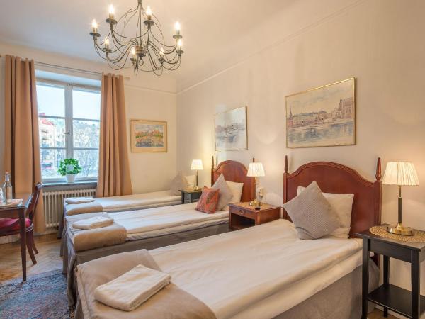 Wasa Park Hotel : photo 1 de la chambre chambre triple avec salle de bains commune