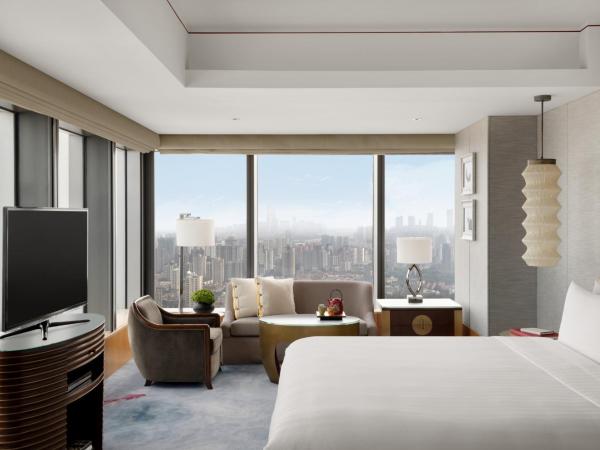 Jing An Shangri-La, Shanghai : photo 5 de la chambre hébergement lit king-size grand premier - club horizon