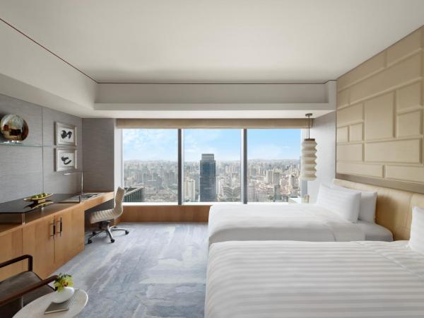 Jing An Shangri-La, Shanghai : photo 5 de la chambre chambre lits jumeaux de luxe