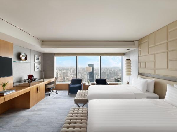 Jing An Shangri-La, Shanghai : photo 5 de la chambre chambre lits jumeaux premier