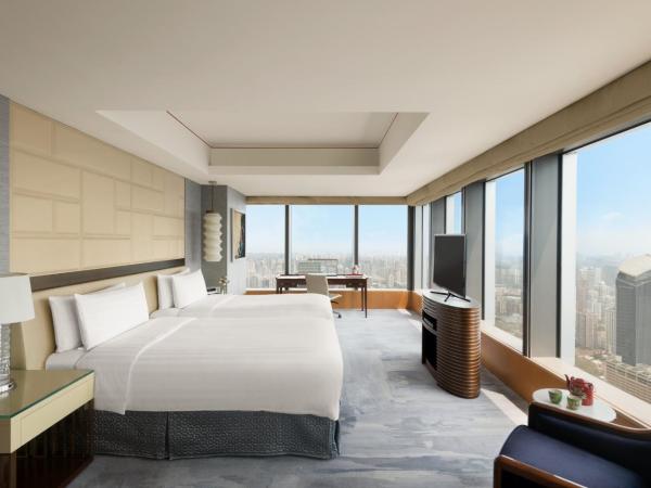 Jing An Shangri-La, Shanghai : photo 5 de la chambre grande chambre lits jumeaux premier club horizon