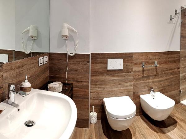 B&B Valverde : photo 4 de la chambre chambre double avec salle de bains privative