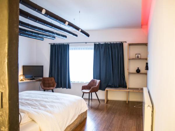 BNB Nest : photo 4 de la chambre chambre lit queen-size avec baignoire spa