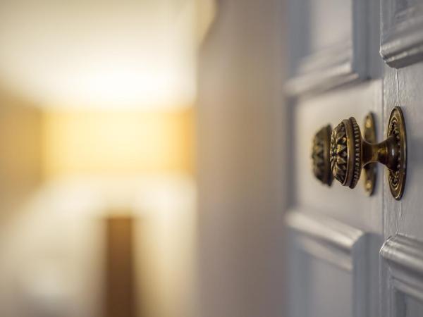 Logis Hôtel - La Résidence du Berry : photo 1 de la chambre suite standard