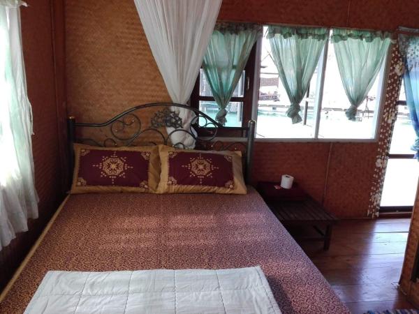 Oceanblue Guesthouse : photo 5 de la chambre petite chambre double