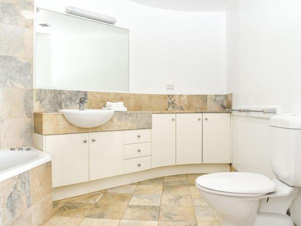 Founda Gardens Apartments : photo 9 de la chambre appartement 3 chambres de luxe