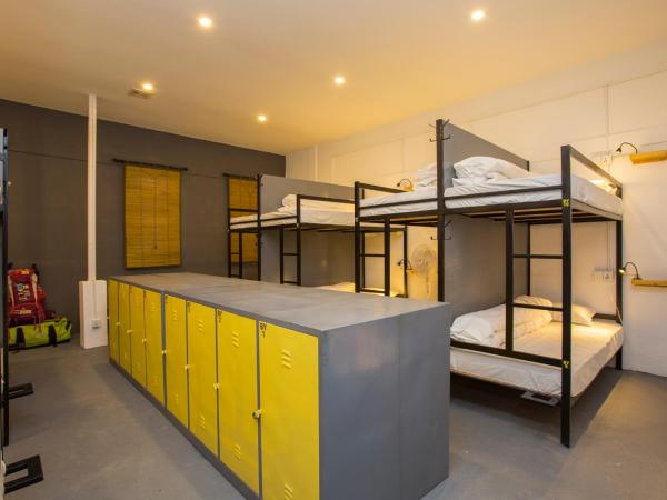 Yakety Yak Hostel : photo 2 de la chambre lit dans dortoir mixte de 16 lits