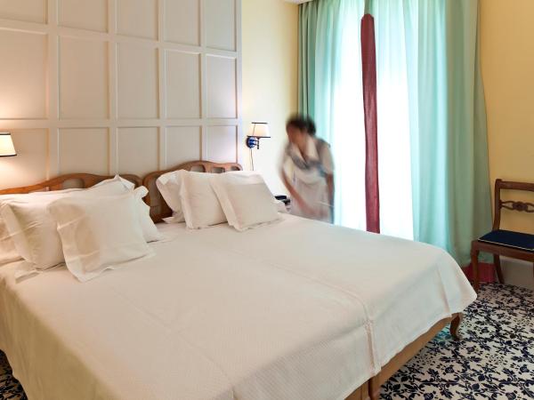 Regina Isabella-Resort Spa Restaurant : photo 7 de la chambre chambre double ou lits jumeaux - vue sur mer