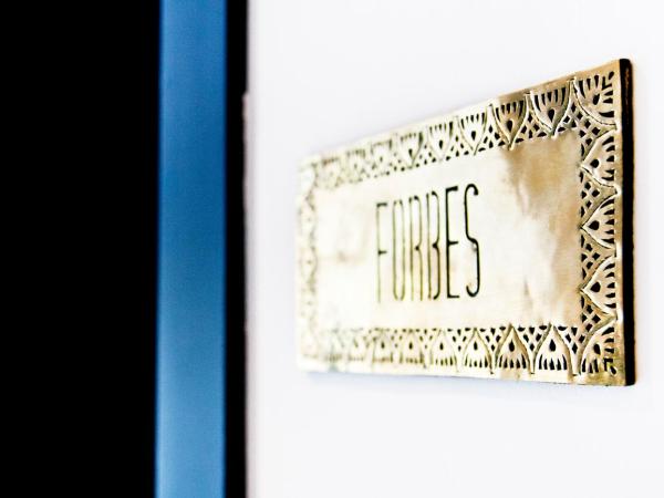 Riad Dar Saba - Saba's House : photo 3 de la chambre suite lit king-size avec baignoire spa