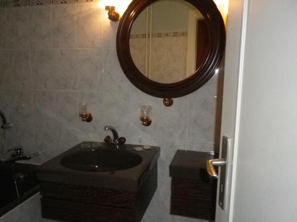 Logis-Cit'Hôtel des Vosges 5 rue de la gare : photo 4 de la chambre chambre lits jumeaux