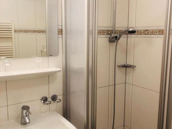 Garni-Appartement Collina : photo 6 de la chambre chambre double avec balcon