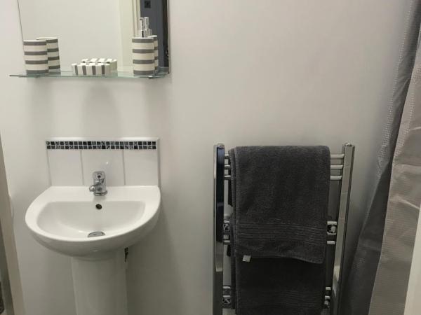 The Bungalow : photo 5 de la chambre chambre double avec salle de bains privative