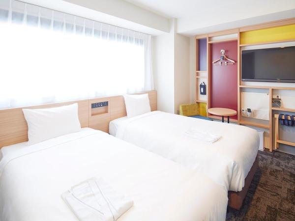 hotel MONday Tokyo Nishikasai : photo 2 de la chambre chambre lits jumeaux de luxe - non-fumeurs