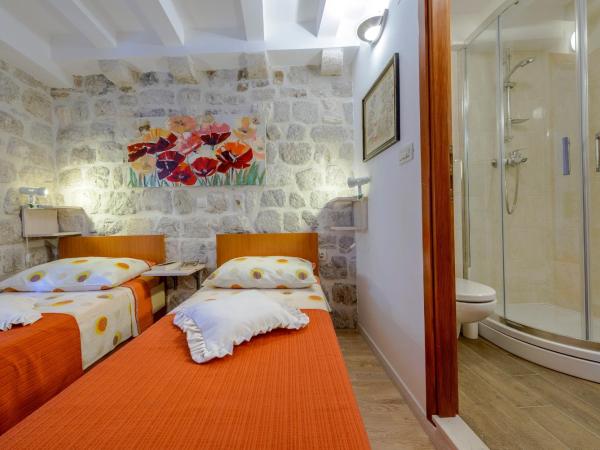 Studio Stradun : photo 6 de la chambre chambre lits jumeaux supérieure - vue sur ville