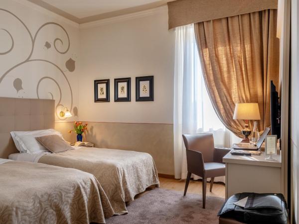 Hotel Ambasciatori : photo 4 de la chambre chambre double ou lits jumeaux supérieure